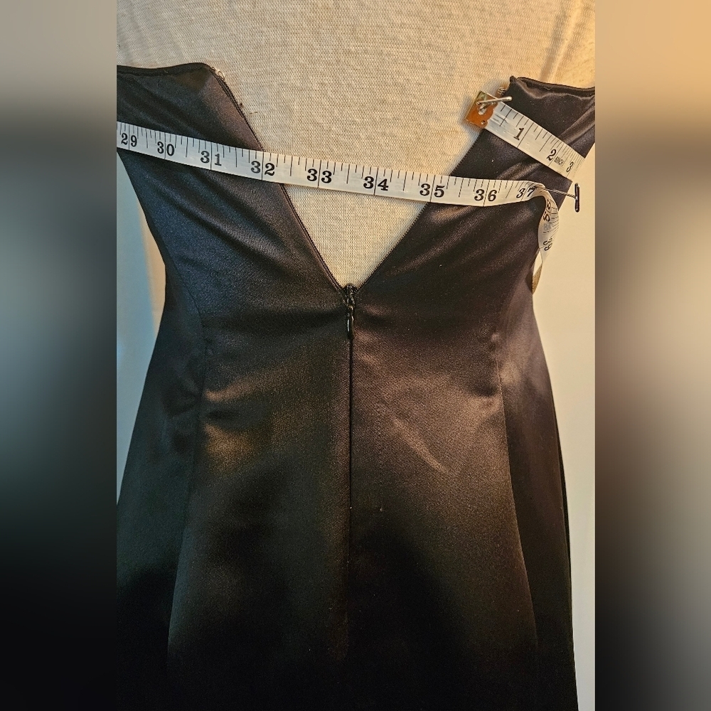 Black and Cream Maxi Dress. Bling Detail On Waist. Size 6. - Picture 7 of 7